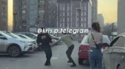 Драка водителей с "ножом" на парковке ТРЦ в Алматы попала на видео