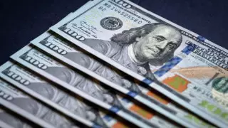 Курс доллара снова снизился