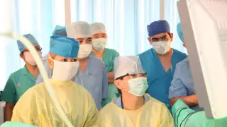 600 преподавателей выступили против закрытия КазМУНО в Алматы