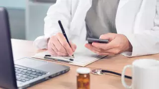 Снятие пенсионных на лечение: сайт заработает 25 февраля