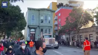 В США перевезли 139-летний дом на новое место