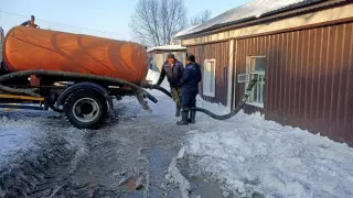 Дом затопило холодной водой в 30-градусный мороз в Петропавловске