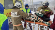Суровые погодные условия в ЗКО: машина скорой с больным застряла в сугробе