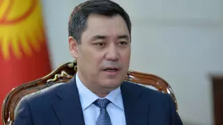 Новый президент Кыргызстана вылетел в Россию