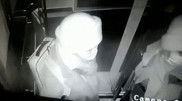 Драка астанчанок в лифте из-за маски попала на видео