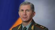 Пашинян уволил главу генштаба после его требования об отставке
