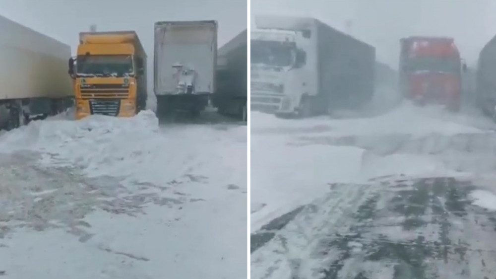 Дальнобойщики три дня простояли на таможне в снежном плену