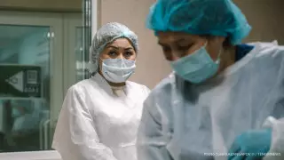 Зарплаты медработников выросли за год на треть - аналитики