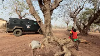 Более 300 учениц школы-интерната похитили в Нигерии