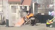 Провалившийся грузовик оставил без тепла сотни домов в Алматы