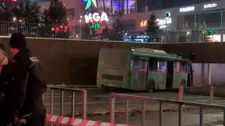 Сбитая автобусом женщина скончалась в Алматы