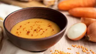 Назван самый полезный суп