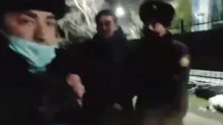 Полицейские напали на журналистов телеканалов в Шымкенте