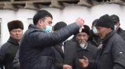 Жители села в Алматинской области купили новый дом оставшейся на улице семье