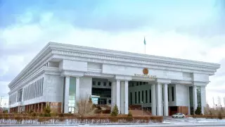 Сенат освободил от должностей двух судей Верховного суда