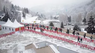 Платная парковка на "Медеу" возмутила алматинцев