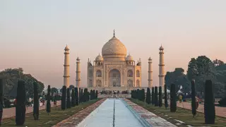Тысячу туристов эвакуировали из Тадж-Махала