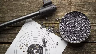 Живший 17 лет с пулей в глазу мужчина пожаловался врачам