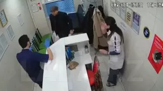 Дерзкое ограбление стоматологии попало на камеру наблюдения в Актау