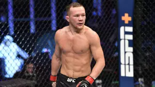 У Петра Яна забрали пояс из-за запрещенного удара