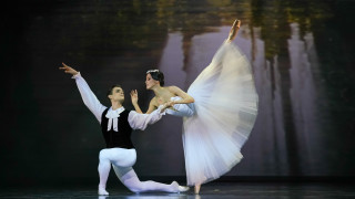 Звезды казахстанского балета дали грандиозный концерт на одной сцене в честь 8 Марта
