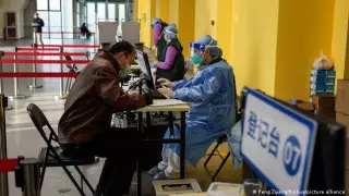 Китай начал выдавать "ковид-паспорта" для путешествий