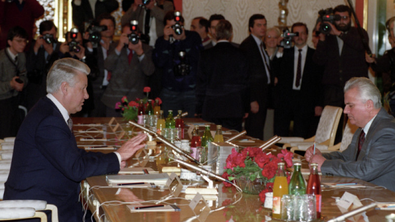 Борис Ельцин и Леонид Кравчук во время переговоров в Москве. © РИА Новости