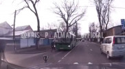 Наезд автобуса на девушку сняли на видео в Алматы