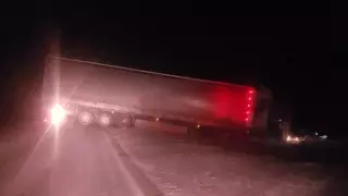 Женщина за рулем попала в ДТП и разбилась на трассе в Костанайской области