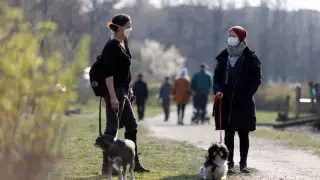 Институт Коха предупредил об угрозе третьей волны коронавируса в Европе