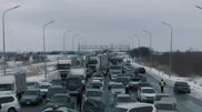 Огромную пробку на трассе Тараз - Шымкент показали с высоты