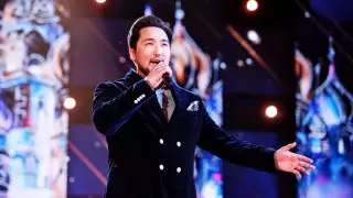 Певец из Казахстана поднял с мест 46 судей на российском шоу