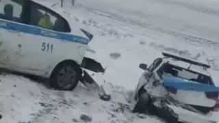 Водитель BMW протаранил две полицейские машины в Туркестанской области