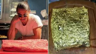 Золотой стейк: пользователей Сети шокировали цены в ресторане знаменитого турка