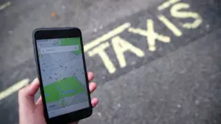 Британских водителей Uber приравняли к официальным сотрудникам