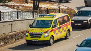 Попавшая под грузовик девочка едва не лишилась ноги в Алматы