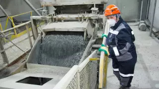 Машинист, сверловщик, крановщик: как женщины покоряют "мужские" профессии