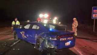 Электрокар Tesla на автопилоте врезался в полицейскую машину в США