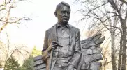В Алматы открыли памятник Герольду Бельгеру