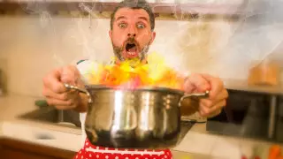 "Я поджег себя, пока жена работала в Zoom". 9 необычных историй из Сети