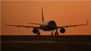 Осталась ночью в чужом городе. Беременную сняли с рейса в Актобе