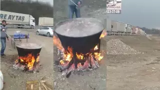 "Мы не забыли". Застрявших на границе казахстанских дальнобойщиков накормили жители Ингушетии