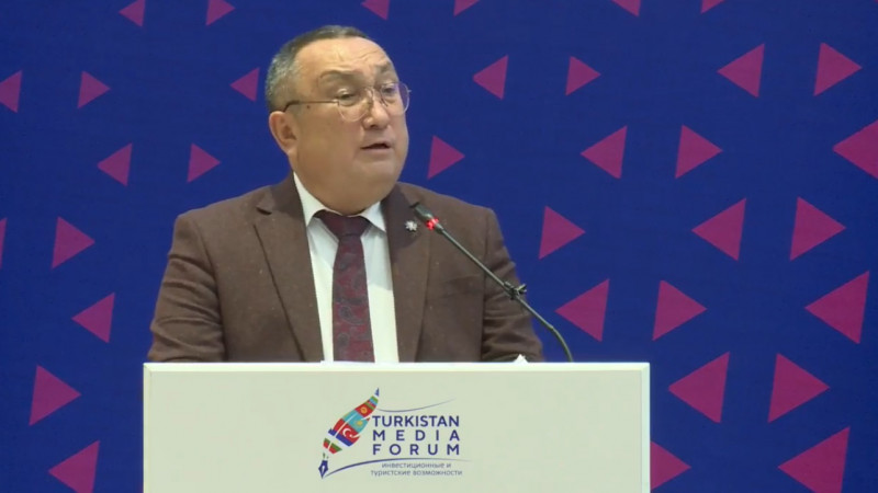 Бауыржан Байтанаев на форуме в Туркестане