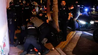 В Майами-Бич объявили чрезвычайное положение из-за наплыва туристов в разгар пандемии