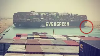 Гигантское судно село на мель и полностью заблокировало Суэцкий канал