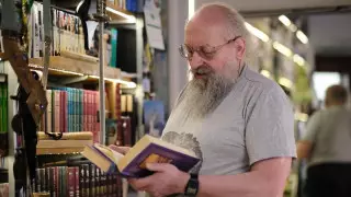 Каждый обладатель смартфона сможет учиться в "Академии Вассермана"