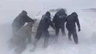 Работу спасателей Казахстана в бураны показали на фото