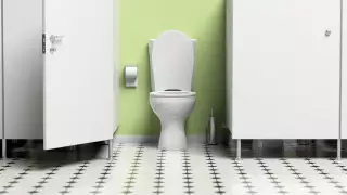 Японского учителя уволили за скрытую камеру в школьном туалете