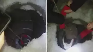 Школьница провалилась в канализационный люк на глазах у матери в Аксу