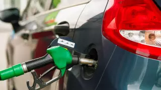 Бензин подорожал на некоторых заправках Нур-Султана